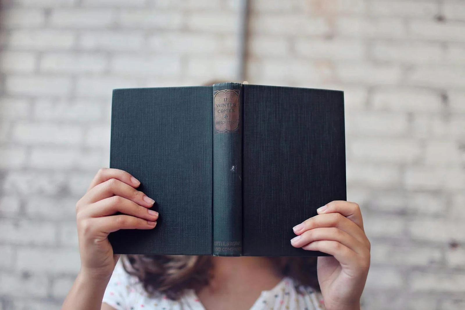 Minimalism in Non‑Fiction Book Covers: Clarity or Cliché? | Book Cover Design minimalist non-fiction book covers
